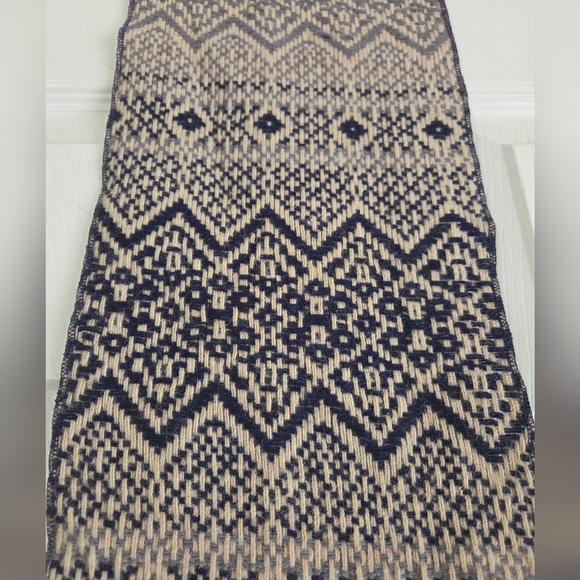 Vintage ✨️ Amana Woolen Mills Men\'s Wool Geometric Patterned Scarf
